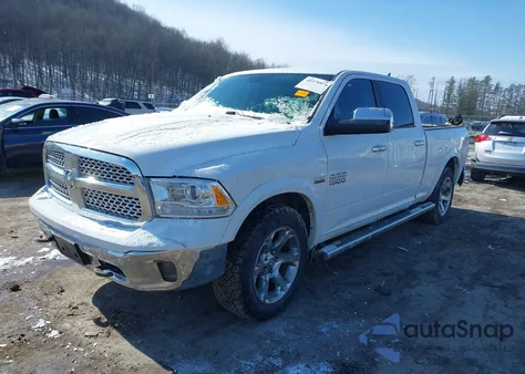 2018 Ram 1500 Laramie 4X4 6'4 Box z USA, uszkodzony, nr VIN 1C6RR7VT2JS180586